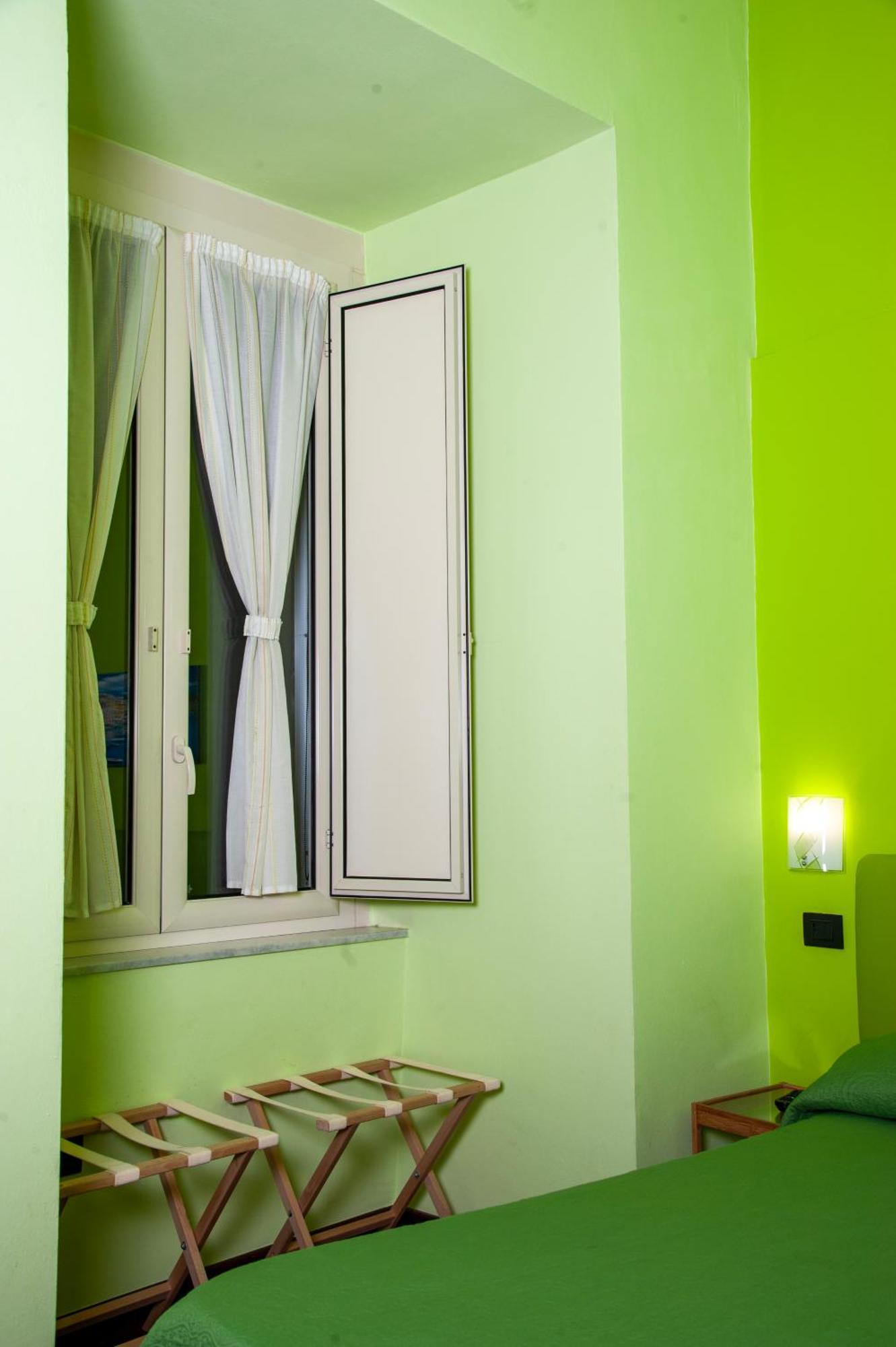 Palazzo Carafa Della Spina Room And Apartment Napoli Eksteriør billede