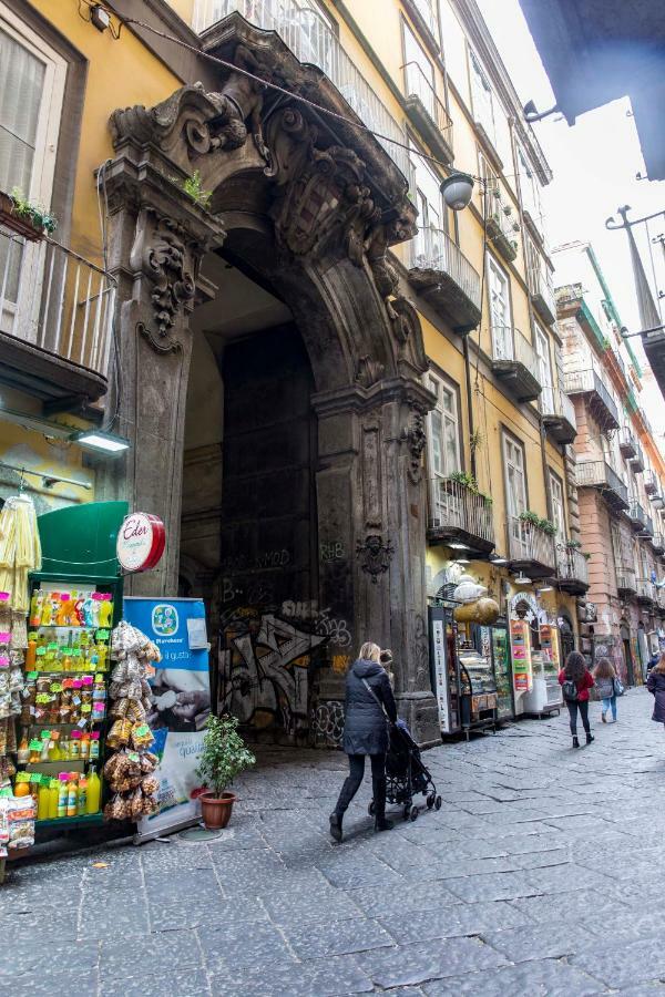 Palazzo Carafa Della Spina Room And Apartment Napoli Eksteriør billede