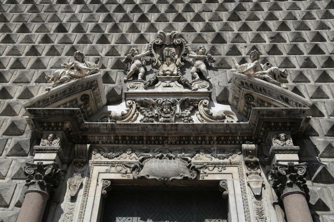 Palazzo Carafa Della Spina Room And Apartment Napoli Eksteriør billede